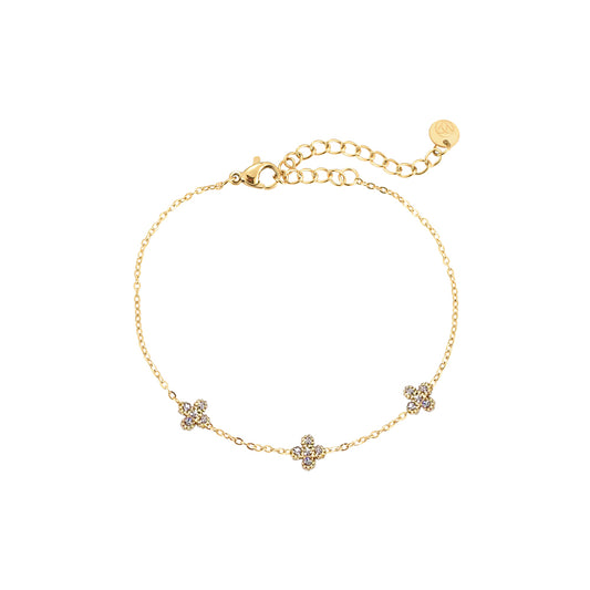 Setze zarte Akzente mit unserem eleganten Lucky Flower Armband.
Gefertigt aus hochwertigem Edelstahl und veredelt mit 18K Gold, bleibt dieses Schmuckstück dauerhaft strahlend – wasserfest, langlebig & hypoallergen.